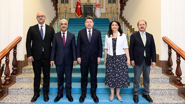 Bakan Tunç ile DEM Parti heyeti bir araya geldi